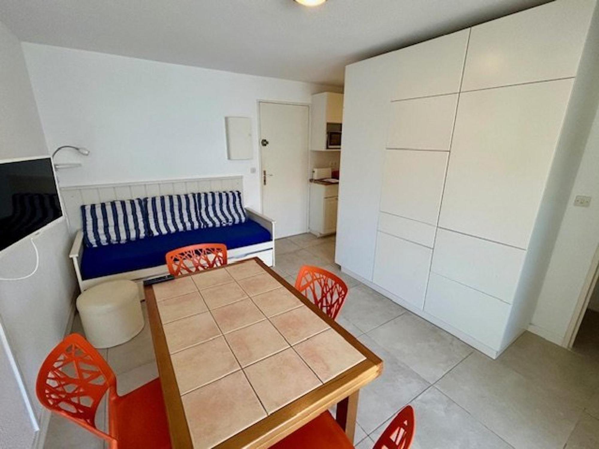 Appartement T2 A Royan, 4 Pers., Proche Plage Et Commerces, Parking, Balcon, Confortable Et Equipe - Fr-1-494-60 Exteriör bild