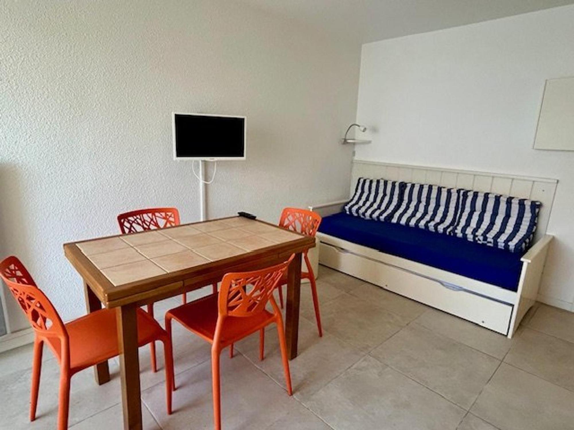 Appartement T2 A Royan, 4 Pers., Proche Plage Et Commerces, Parking, Balcon, Confortable Et Equipe - Fr-1-494-60 Exteriör bild